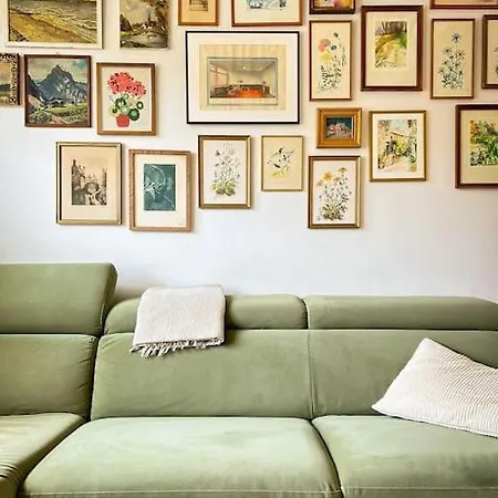 Charming 3-bedroom House With Big City Garden, Ideal For Expats Or Families Lejlighed *