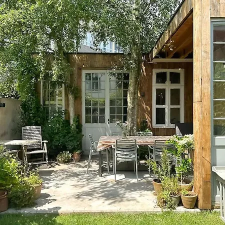 Lejlighed Charming 3-bedroom House With Big City Garden, Ideal For Expats Or Families *
